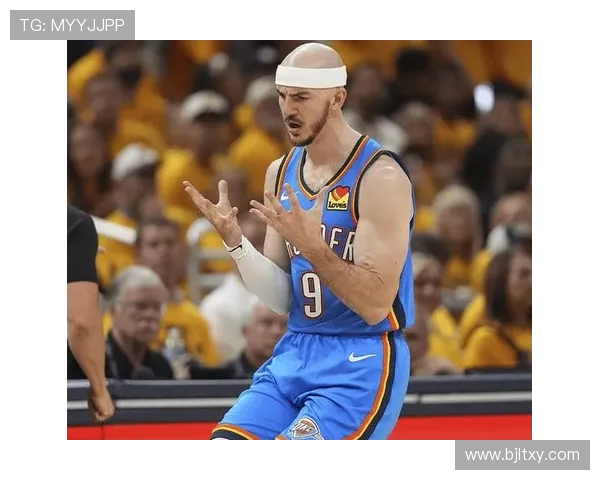 卡鲁索手感冰冷13投3中三分12中2仍拼出12分1板1帽 卡鲁索手感冰冷13投3中三分12中2仍拼出12分1板1帽